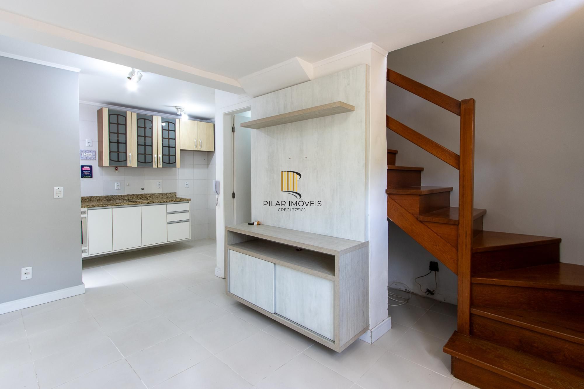 Casa de Condomínio 3 dormitórios no bairro Cristal