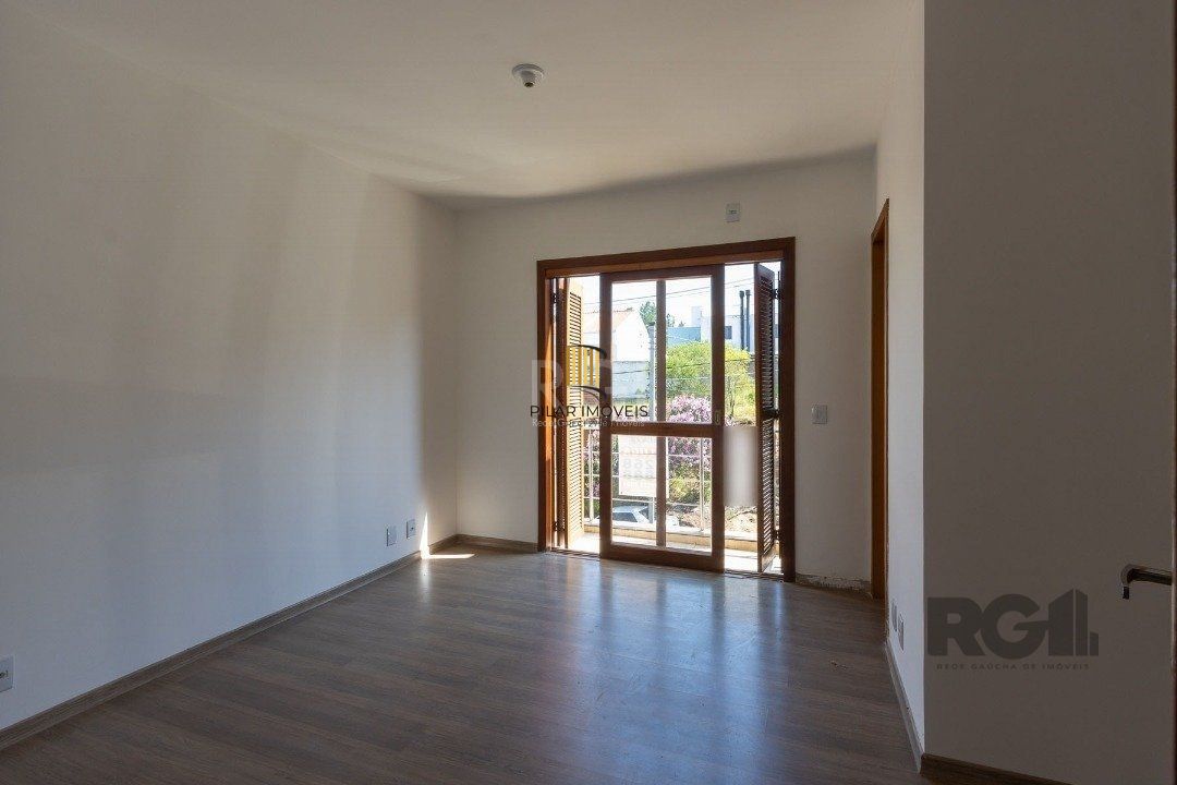 Casa 3 dormitórios no bairro Guarujá