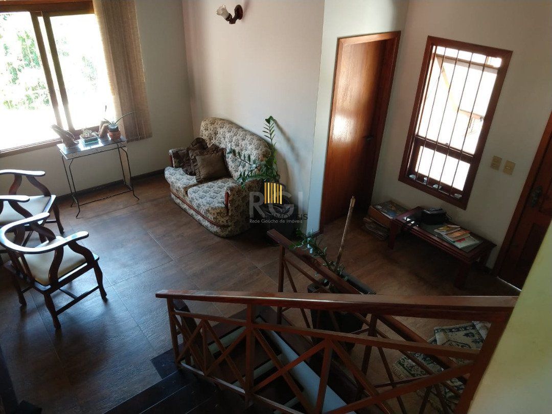 Casa Condominio para Venda - 308m², 5 dormitórios, sendo 1 suites, 3 vagas - Nonoai