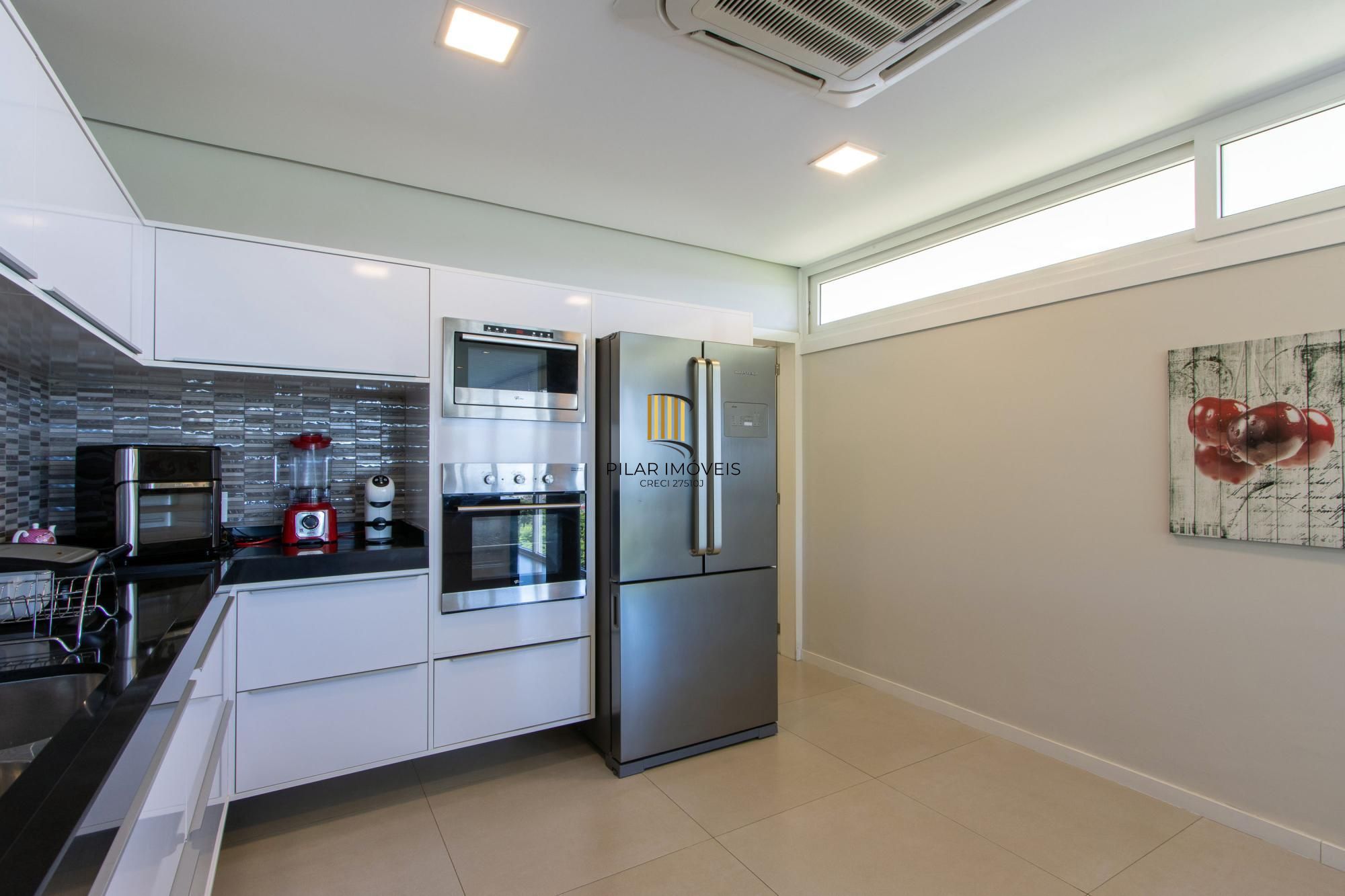 Luxuosa Casa em Condomínio de Alto Padrão com vista para Guaiba