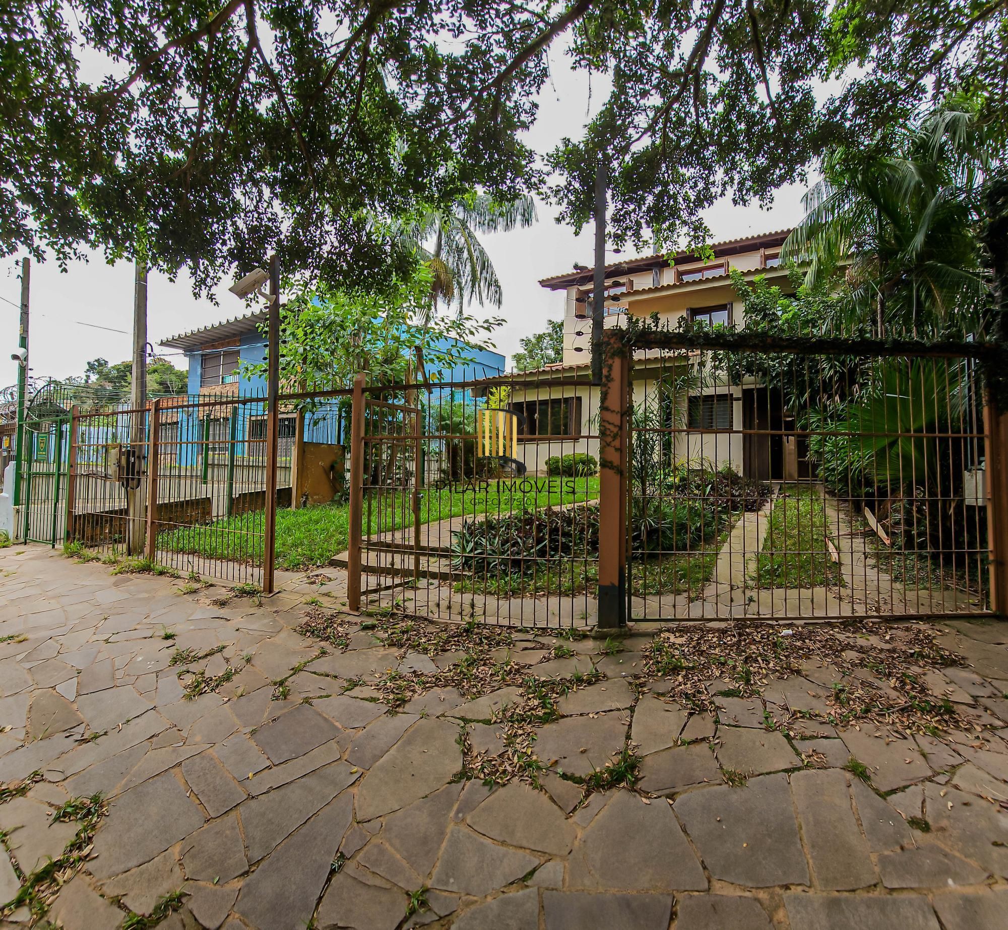 Casa em condomínio fechado, 5 dormitórios, Bairro Teresópolis