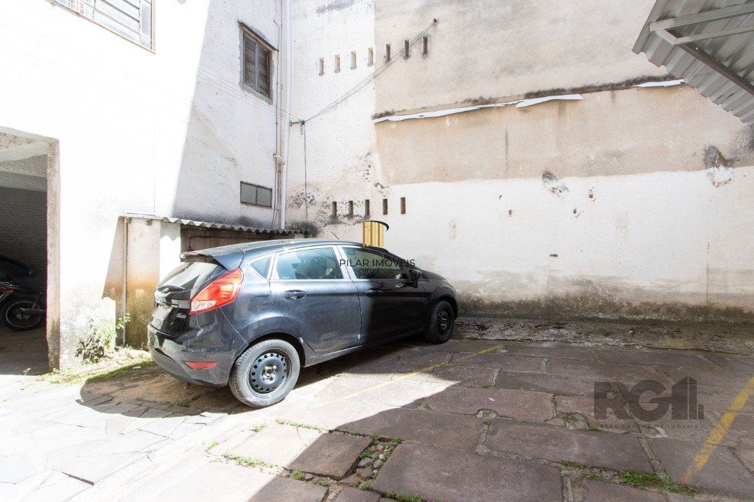 Apartamento de  186,66m2, 4 dormitórios, 1 suíte, 3 banheiros, 4 vagas,no bairro Rio Branco.