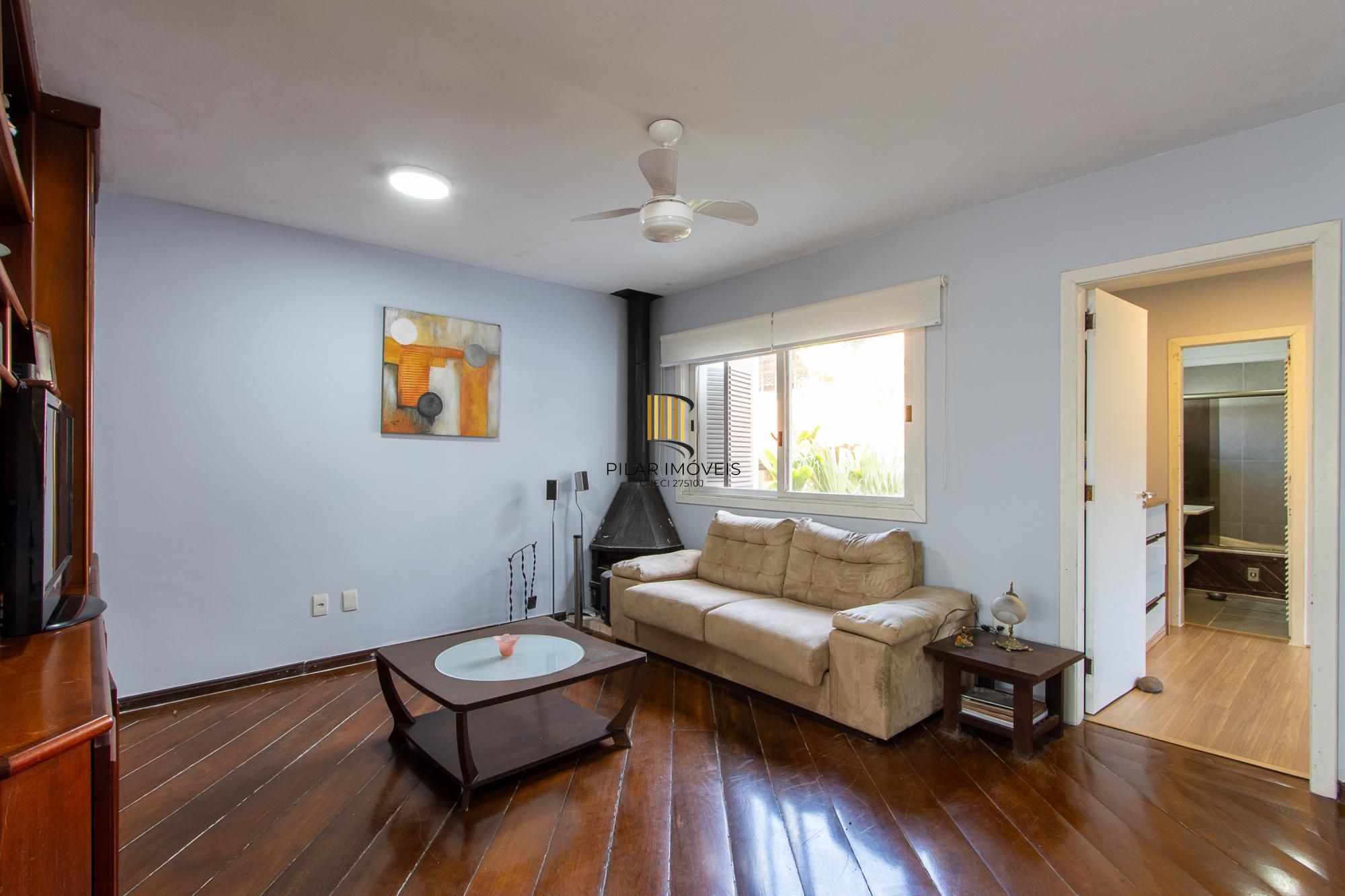 Casa de Condomínio 4 dormitórios no bairro Pedra Redonda