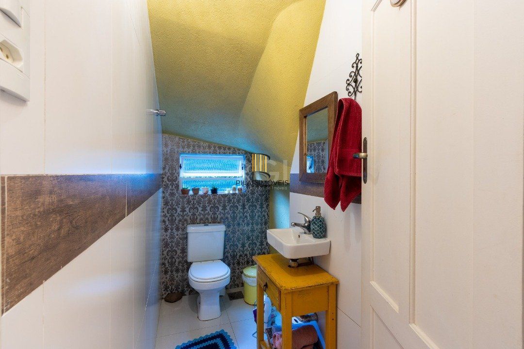 Casa para Venda - 200m², 3 dormitórios, sendo 1 suites, 2 vagas - Vila Assunção