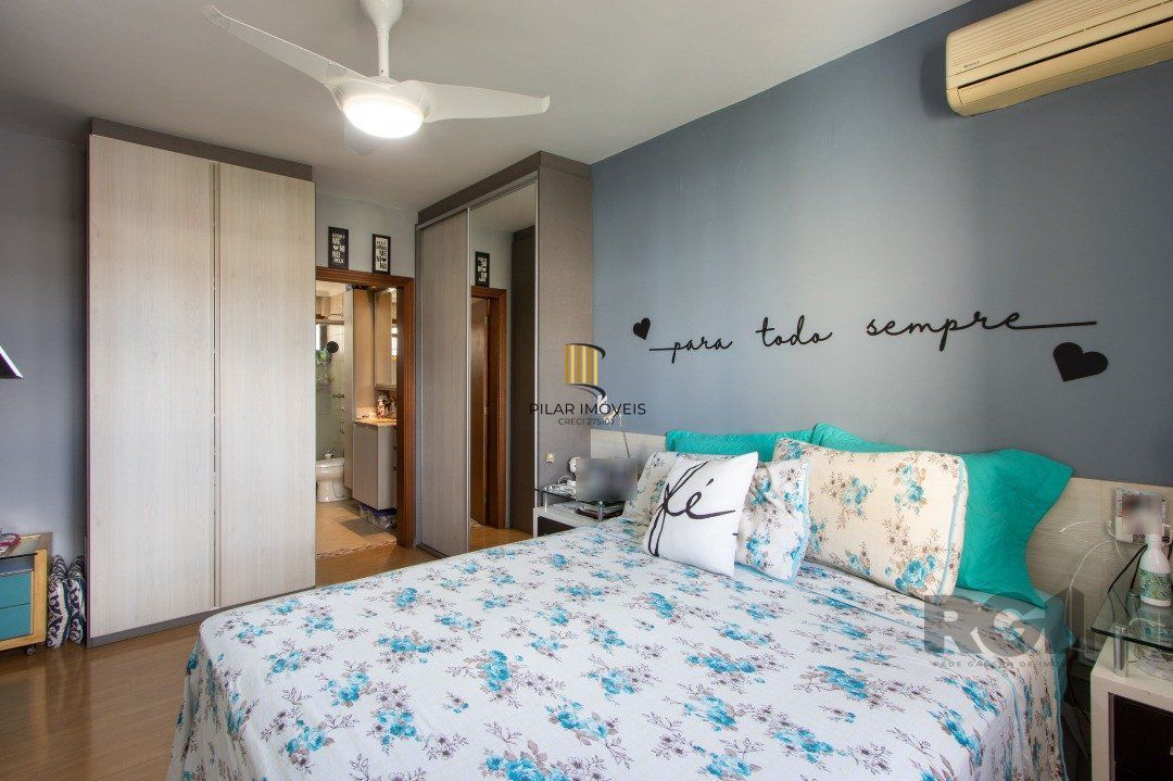 Casa 3 dormitórios no bairro Medianeira