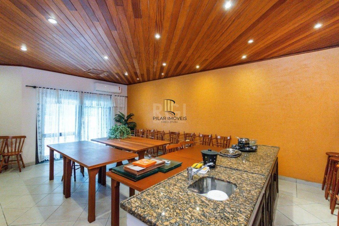 Excelente residência com 5 dormitórios, sendo 1 suíte
