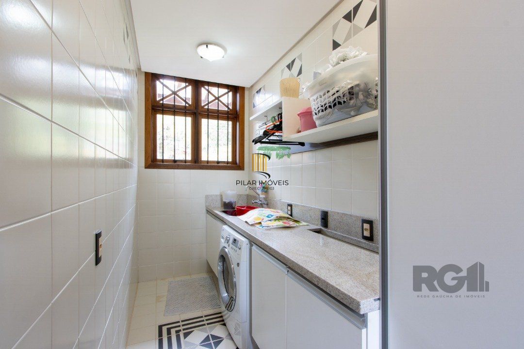 Casa para Venda com 4 dormitórios, sendo 2 suites e 4 vagas no bairro Jardim Isabel