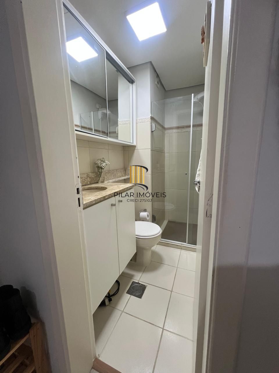 Apartamento de 2 dormitórios no bairro Camaquã.