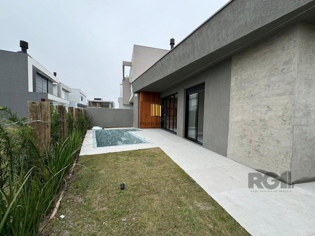 Casa de Condomínio 4 dormitórios no bairro Centro