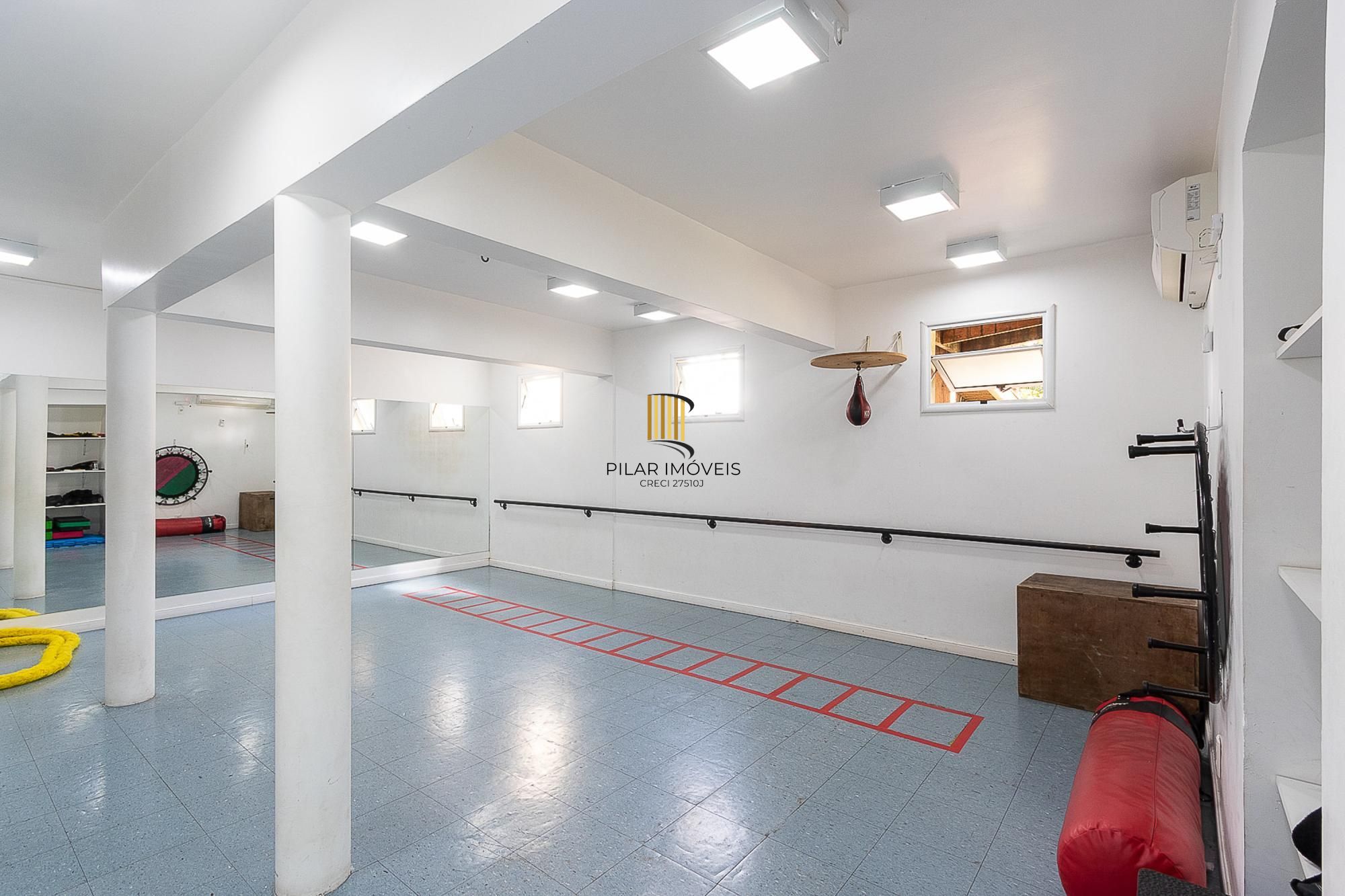 Casa condomínio | 3 dormitórios | 1 Suíte | 240,82 Privativos | 2 Vagas | Bairro Teresópolis