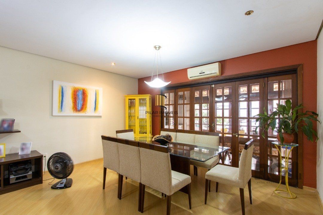 Casa para Venda - 180.3m², 3 dormitórios, sendo 1 suites, 3 vagas - Guarujá