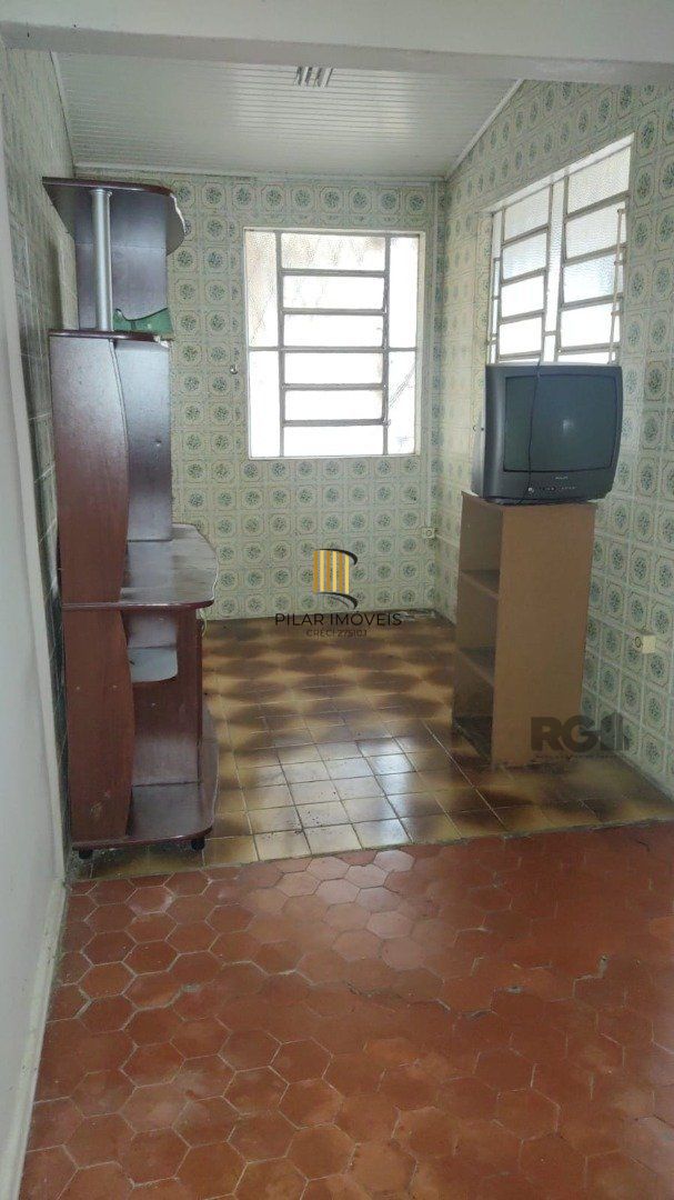 Casa 4 dormitórios no bairro Partenon