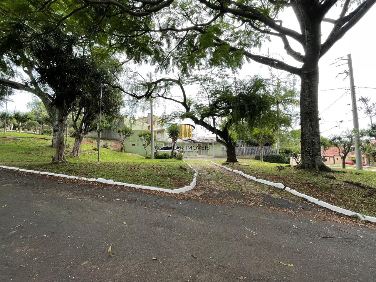 Casa 03 dormitórios,  287m² privativos Bairro Santa Tereza!