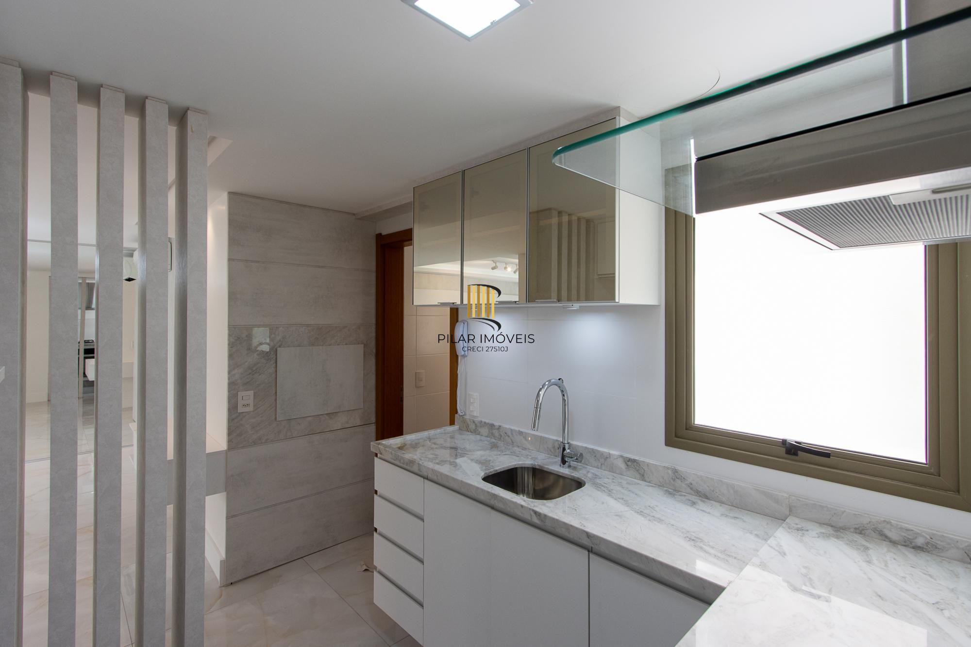 Apartamento totalmente reformado e impecável para locação - 3 quartos sendo uma suíte - Bairro Cavalhada