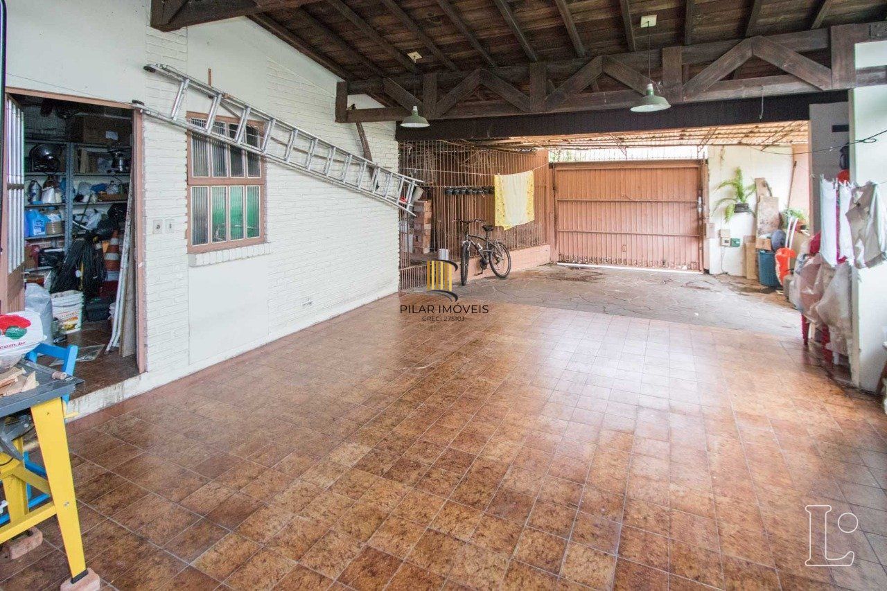 Casa para Venda - 485m², 4 dormitórios, sendo 1 suites, 3 vagas - Cristal