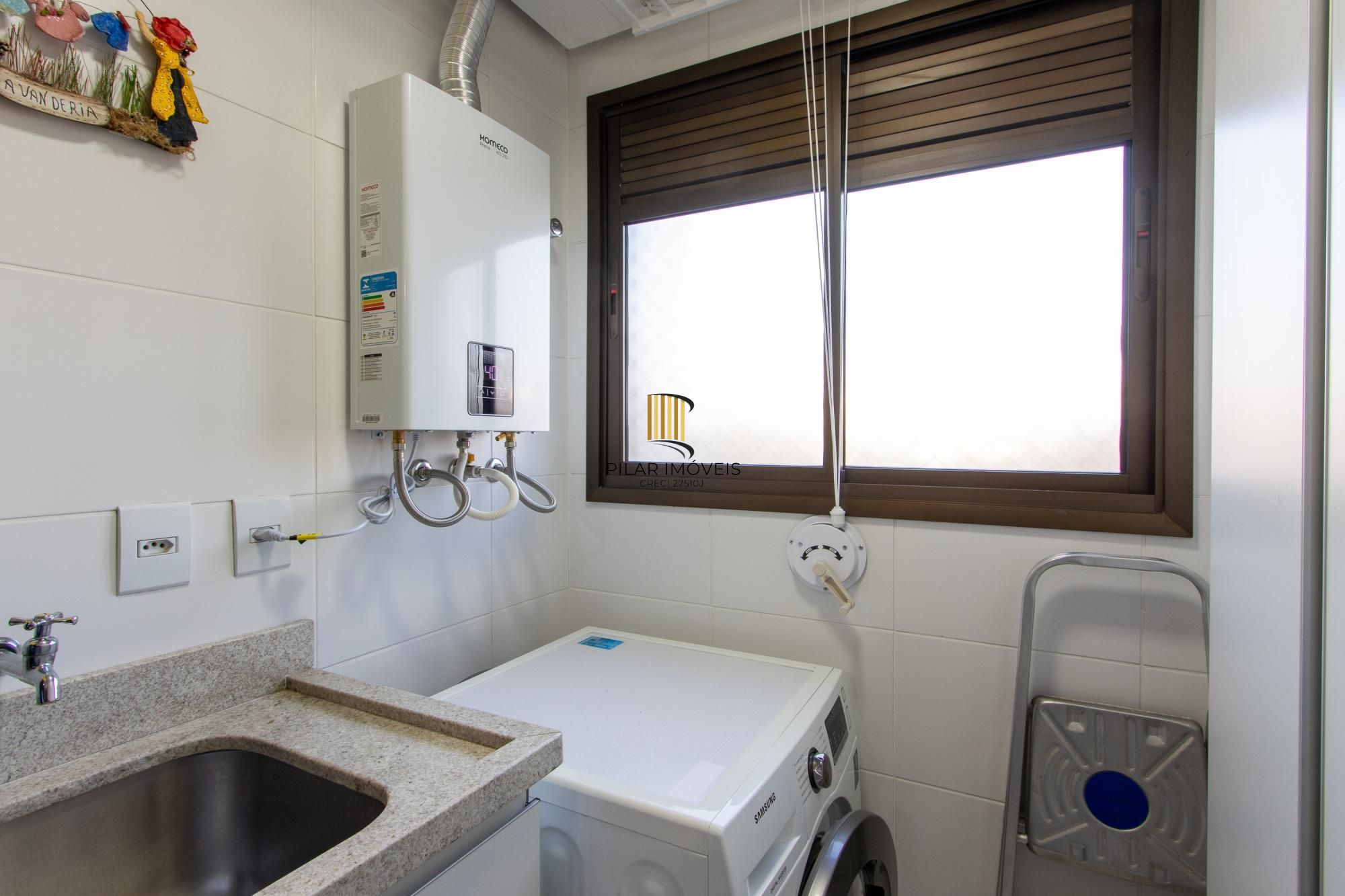 Apartamento de 62m²,  2 dormitórios com suíte, churrasqueira, vaga coberta, infraestrutura completa, na zona sul de Porto Alegre.