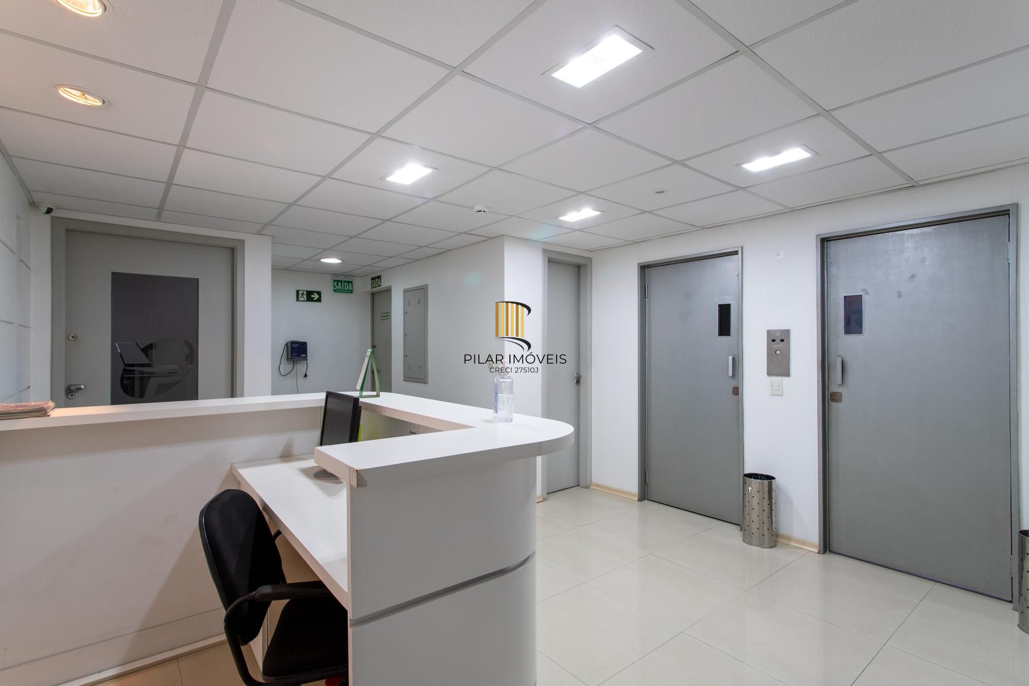Andar inteiro mobiliado com 215 m² para até 60 pessoas
