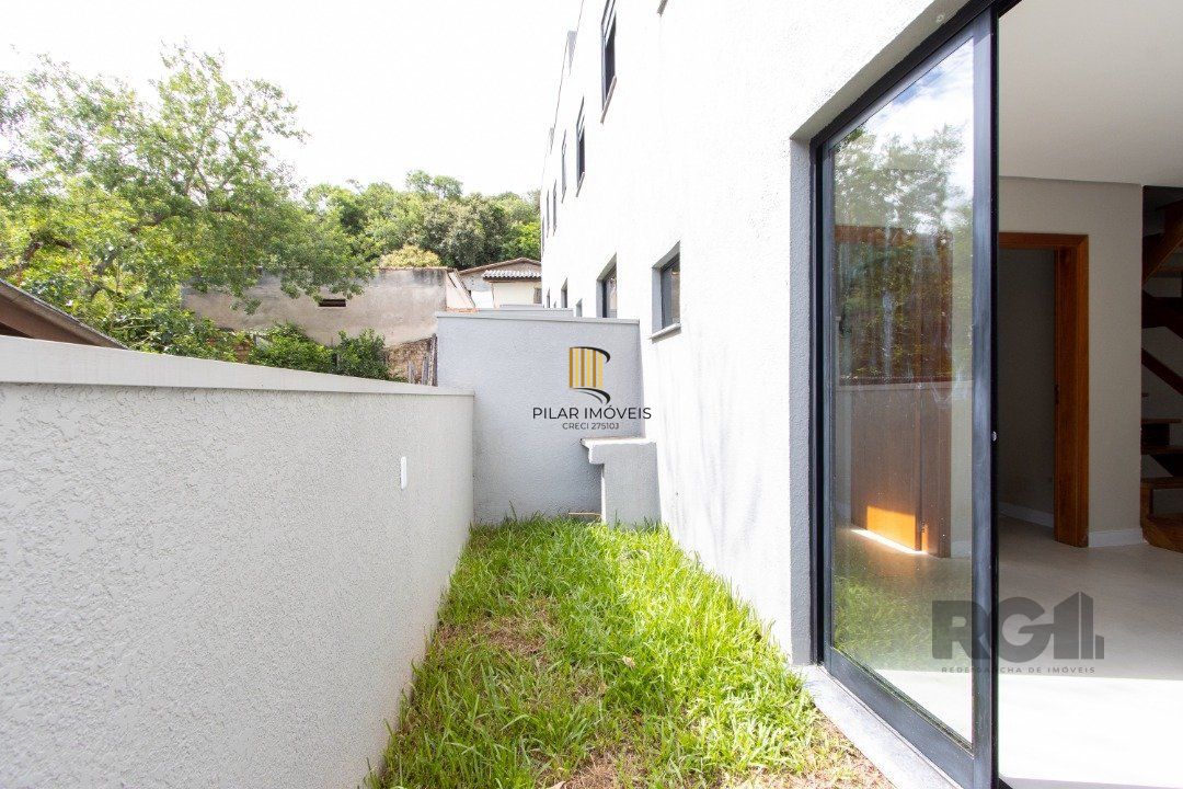 Sobrado novo  no Bairro Tristeza,