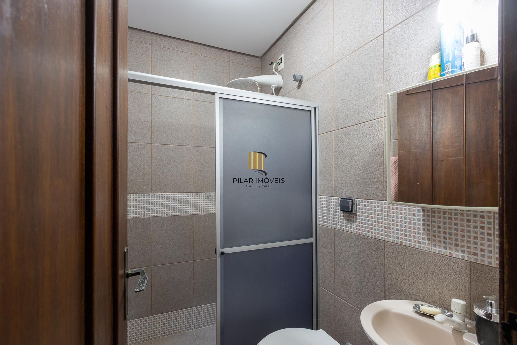 Casa em condomínio á venda com 6 dormitórios em Porto Alegre