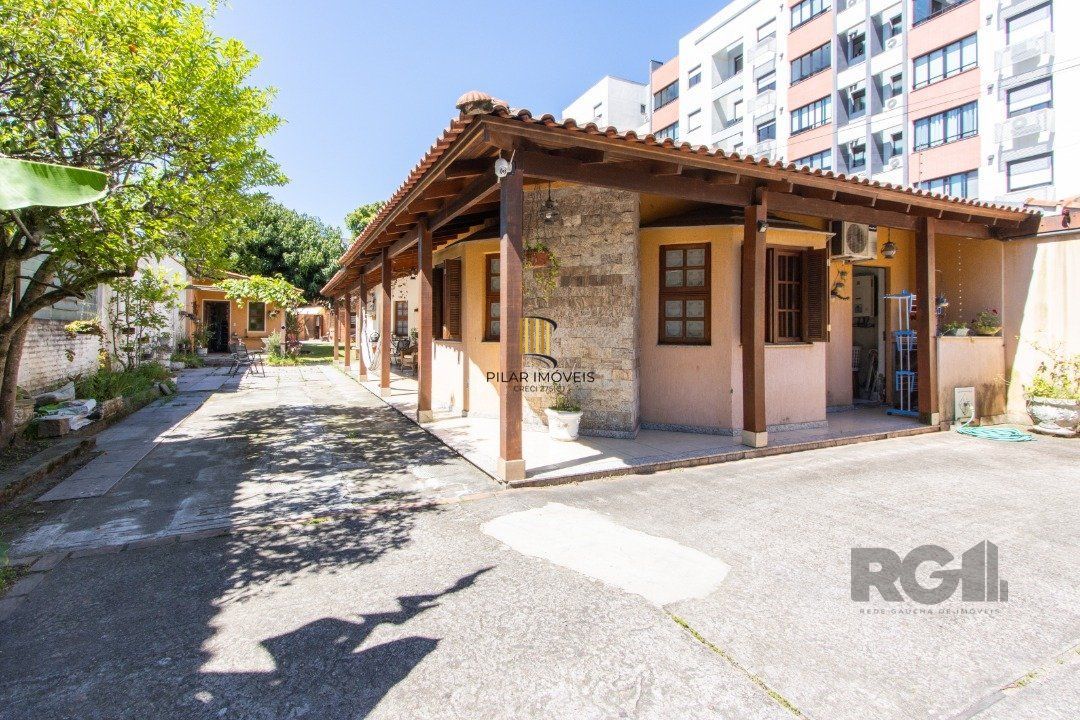 Casa 2 dormitórios no bairro Camaquã