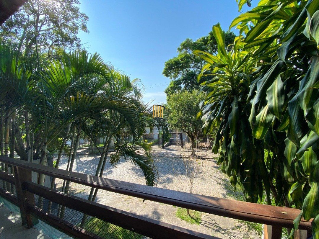 Casa para Venda - 350m², 4 dormitórios, sendo 4 suites, 4 vagas - Tristeza