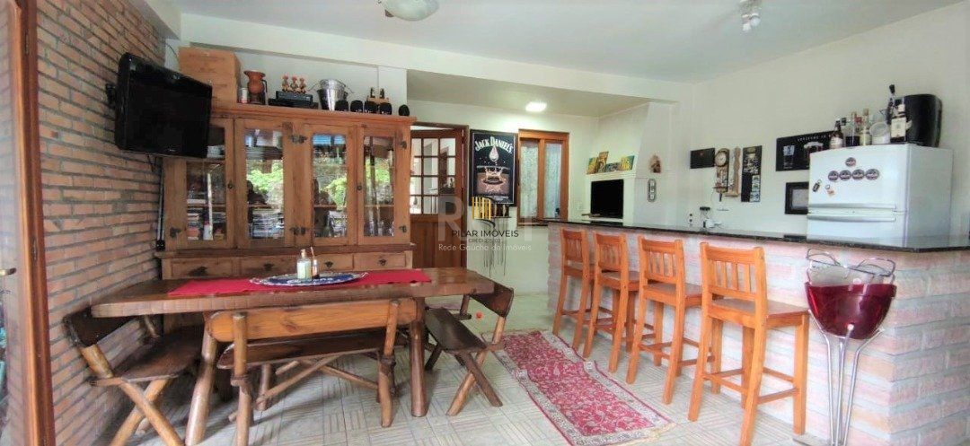 Casa para Venda - 179m², 3 dormitórios, sendo 1 suites, 5 vagas - Hípica