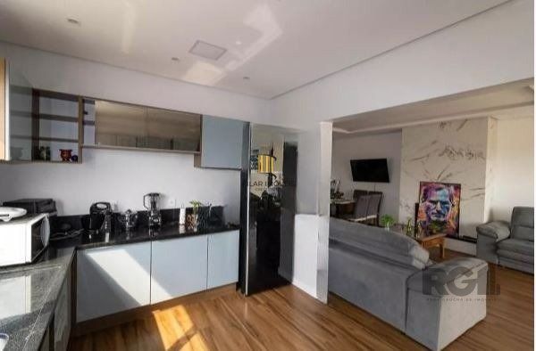 Casa 3 dormitórios no bairro Guarujá