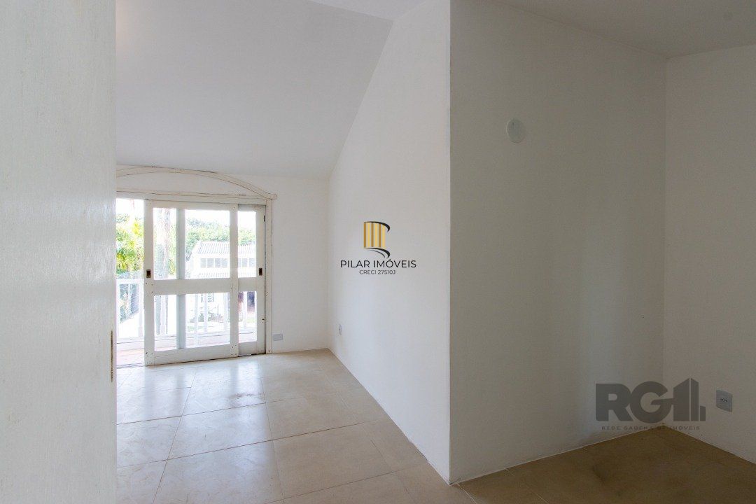 Casa para Venda - 337m², 3 dormitórios, sendo 1 suites, 3 vagas - Cristal