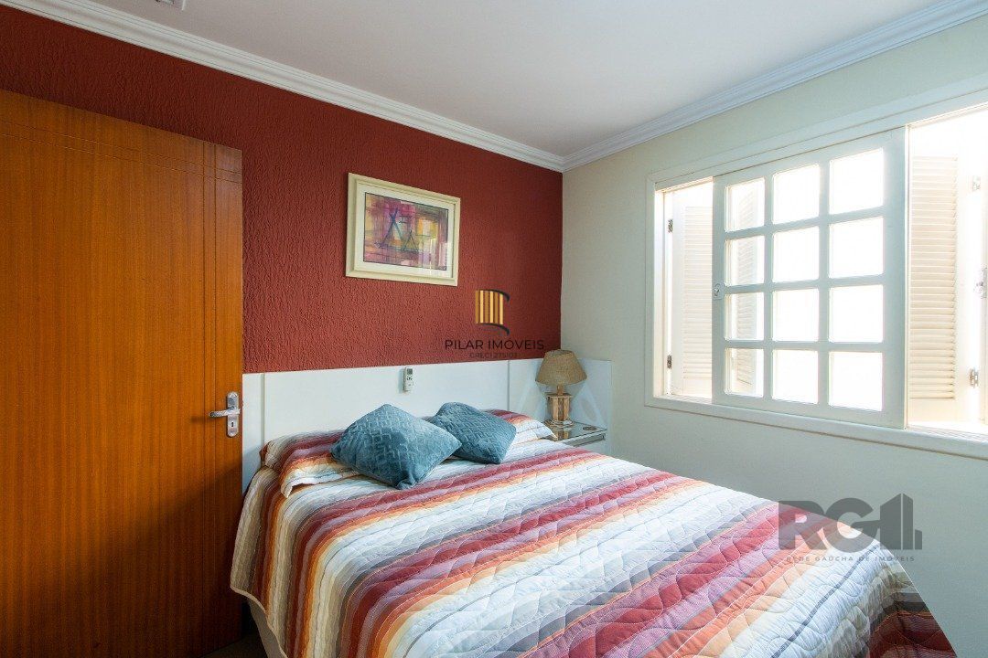 Casa para Venda - 254m², 4 dormitórios, sendo 3 suites, 5 vagas - Espirito Santo