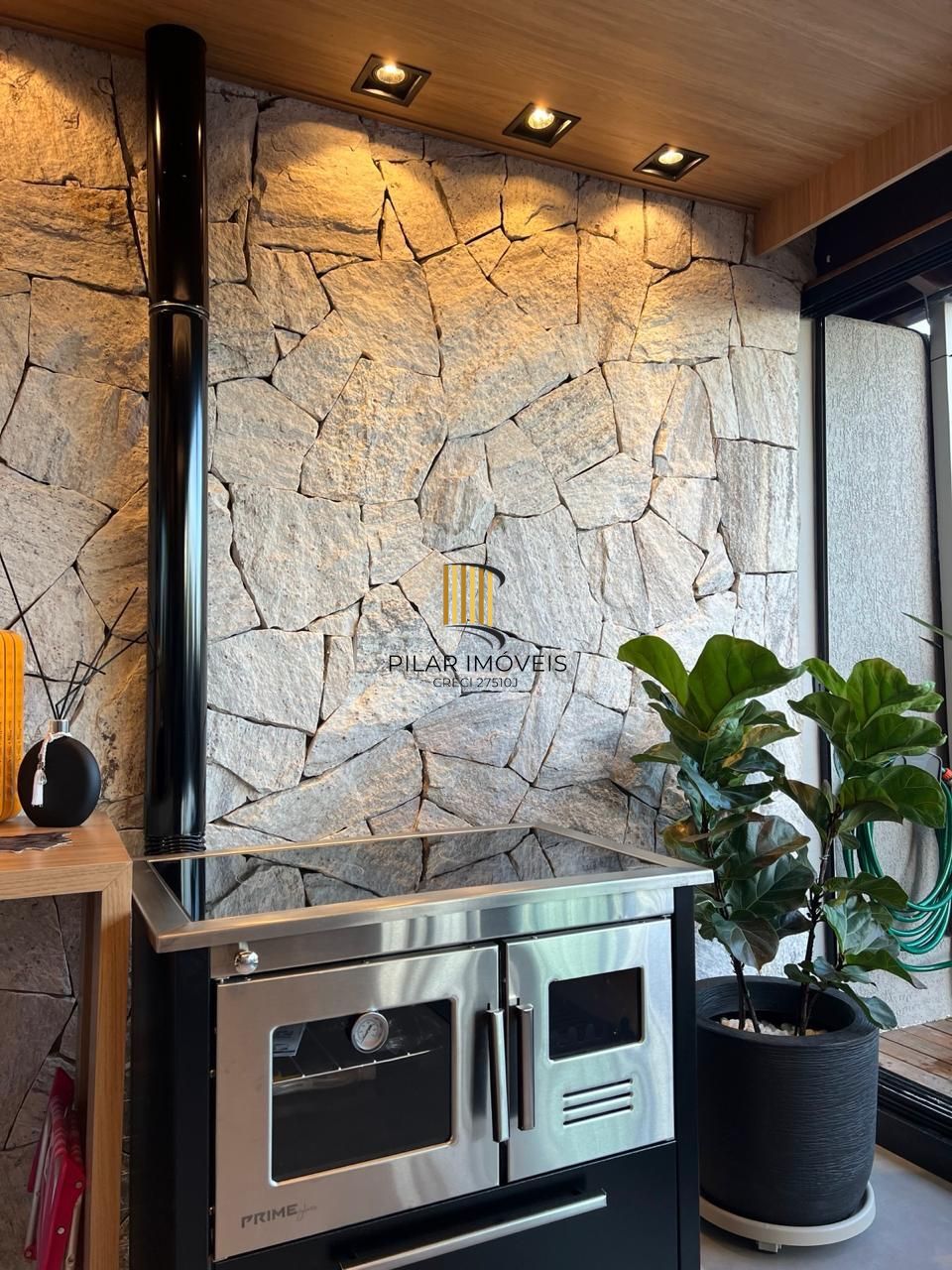 Casa em condomínio fechado para venda no bairro Jardim Isabel, com aproximadamente 204m² de área privativa,.