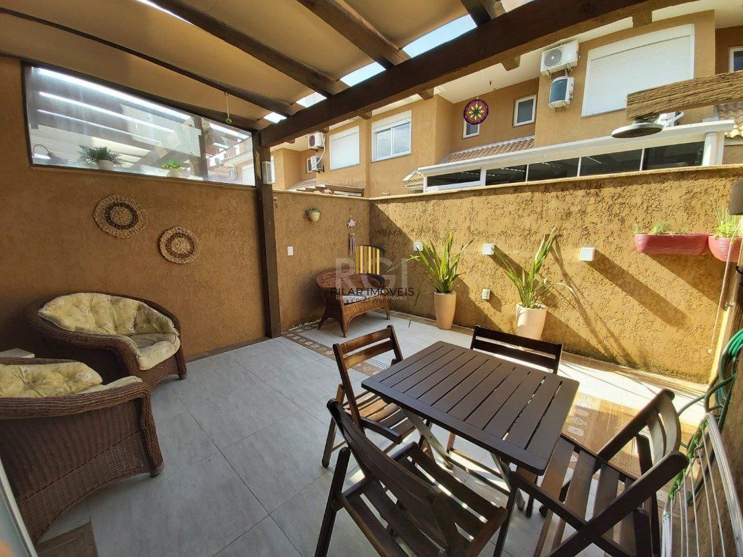 Casa de Condomínio 2 dormitórios no bairro Mariluz Plano D
