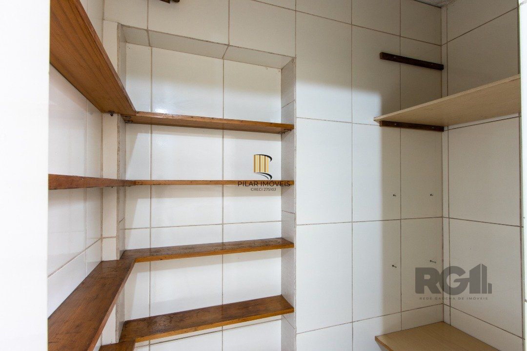 Casa para Venda - 205.5m², 3 dormitórios, sendo 2 suites, 3 vagas - Vila Nova