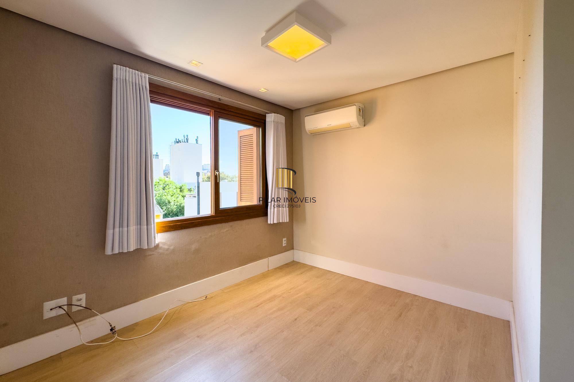 Cobertura alto padrão vista rio, construção Bandeira, com 228,32m² de área privativa.