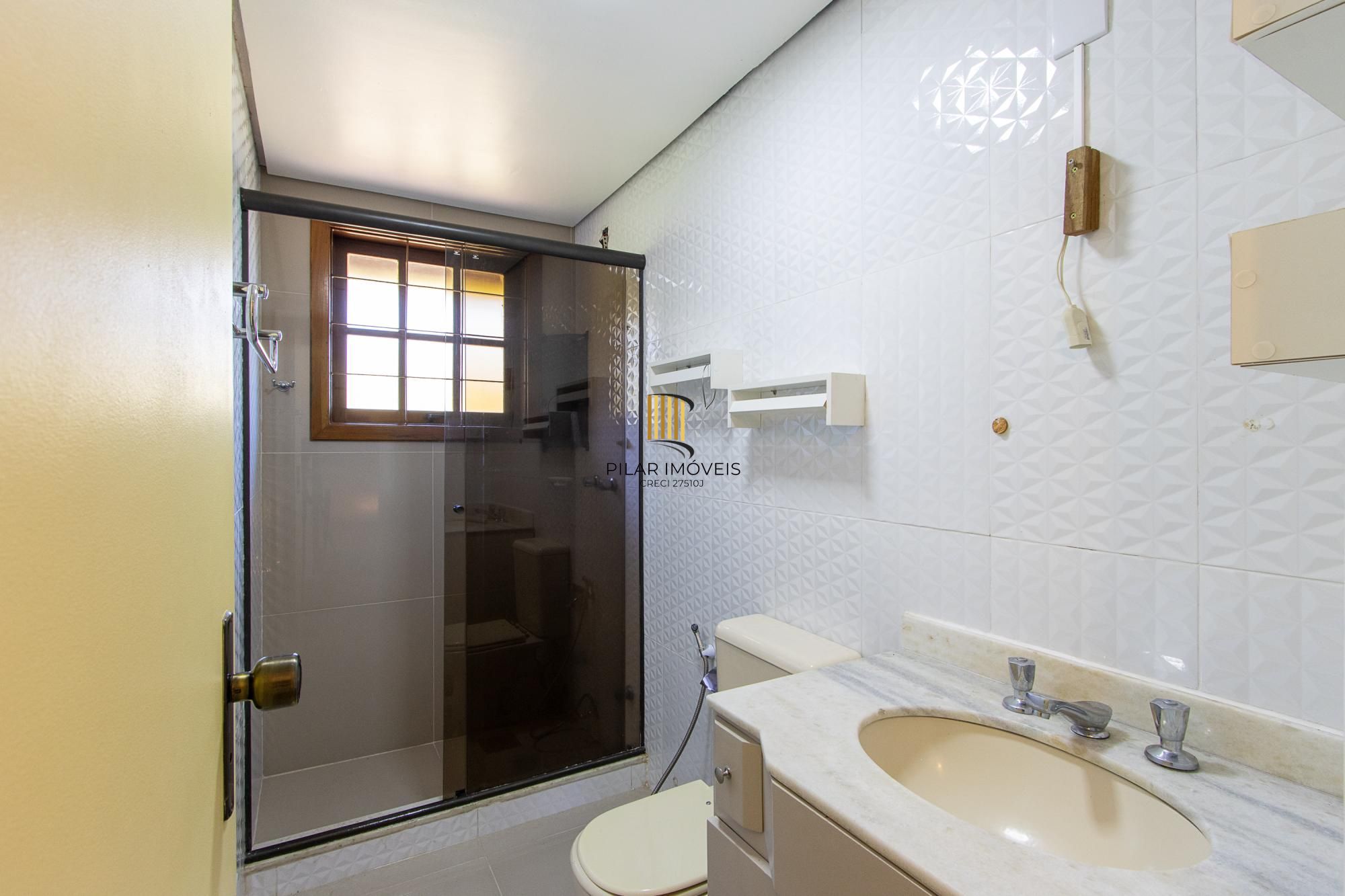 Casa em condomínio, 2 dormitórios, 1 vaga escriturada - Bairro Cavalhada