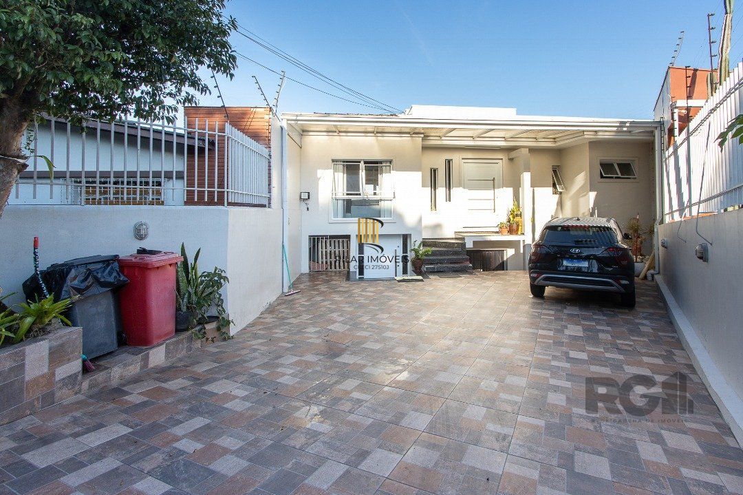 Casa 6 dormitórios no bairro Cristal - Pilar Imóveis