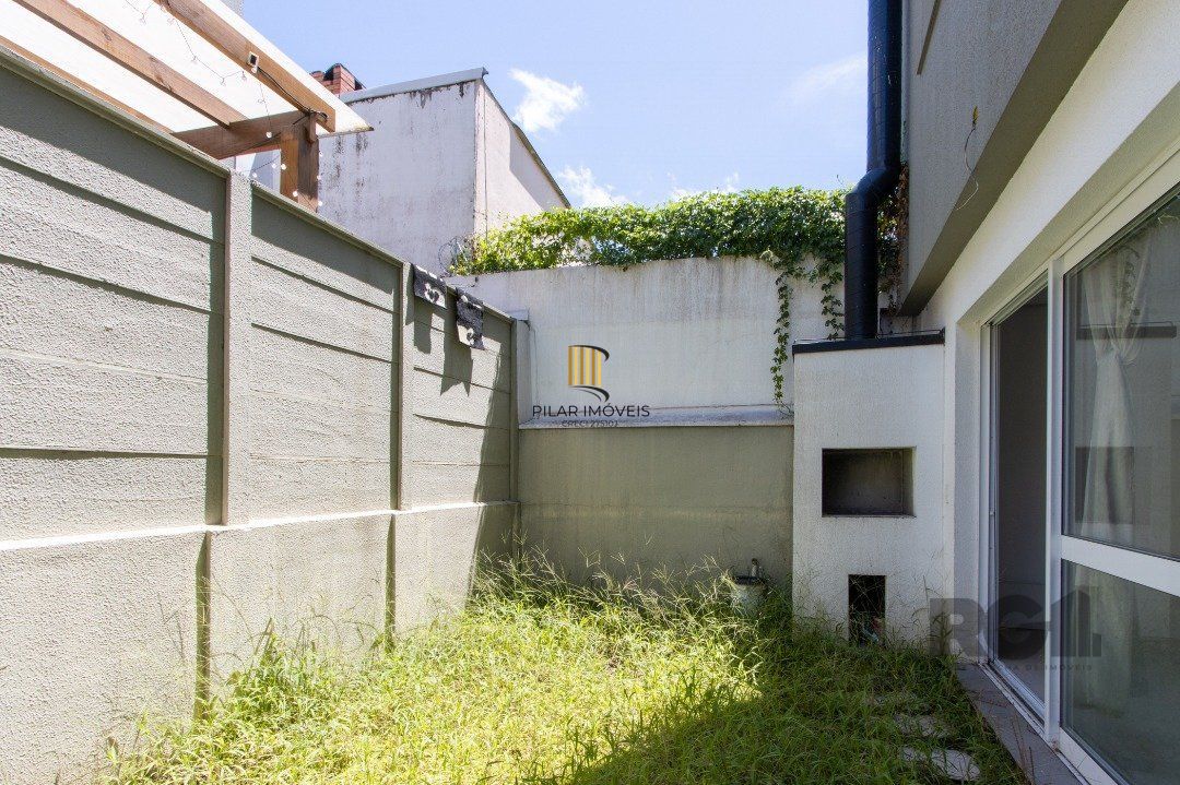 Casa em Condomínio, 197m², 3dormitórios, bairro Glória