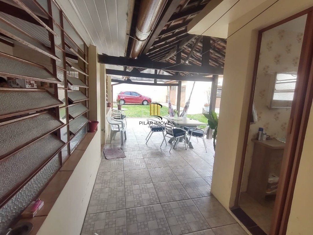 Casa para Venda - 265.1m², 3 dormitórios, 4 vagas - Guarujá