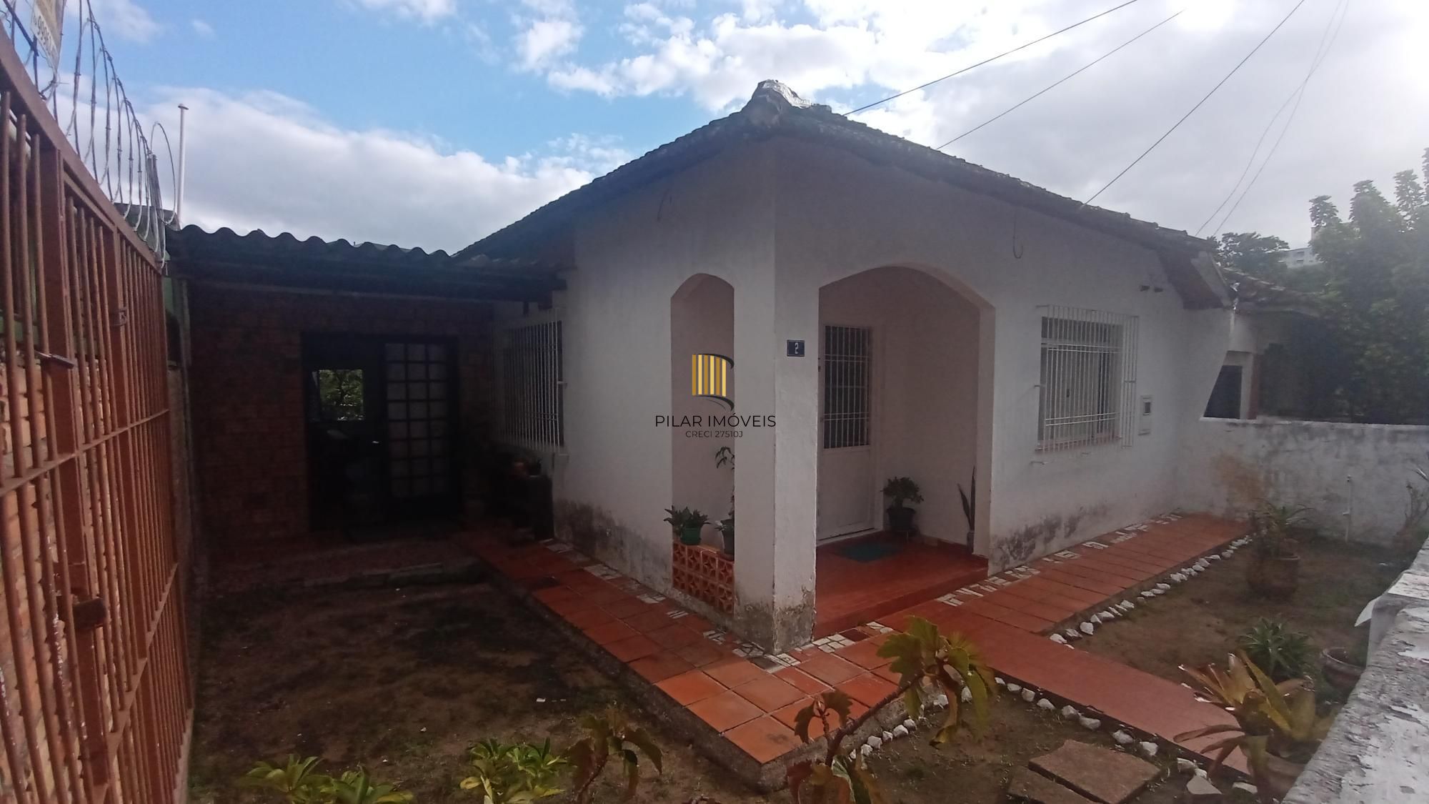 Casa com 2 dormitórios no bairro Glória