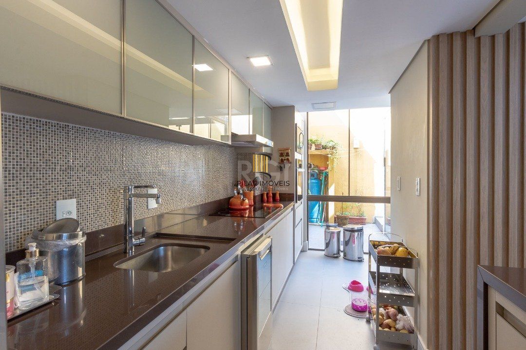Casa Condominio para Venda - 210.69m², 3 dormitórios, sendo 2 suites, 4 vagas - Jardim Isabel
