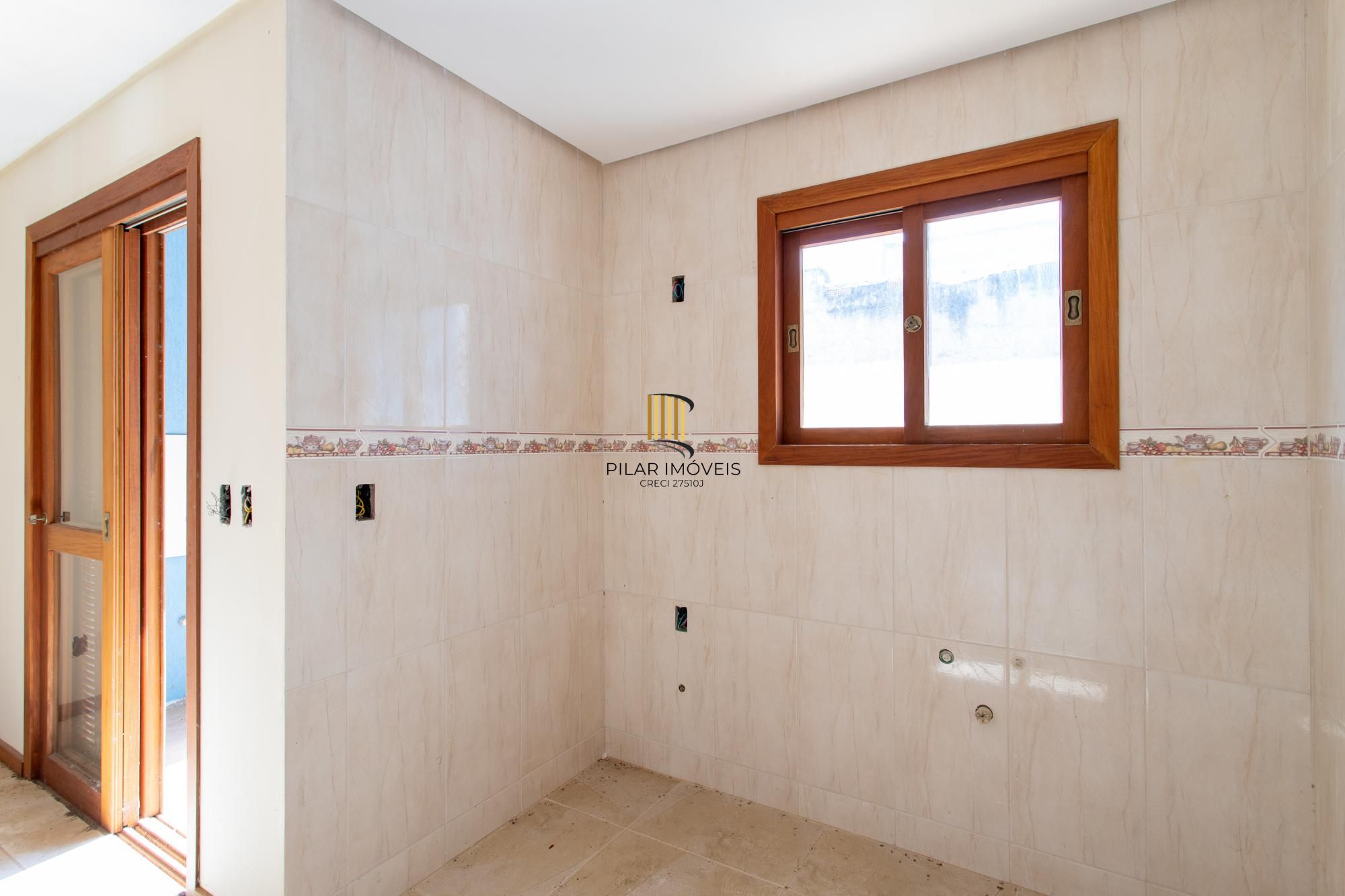 Casa para Venda - 115m², 3 dormitórios, sendo 1 suites, 2 vagas - Urubatã