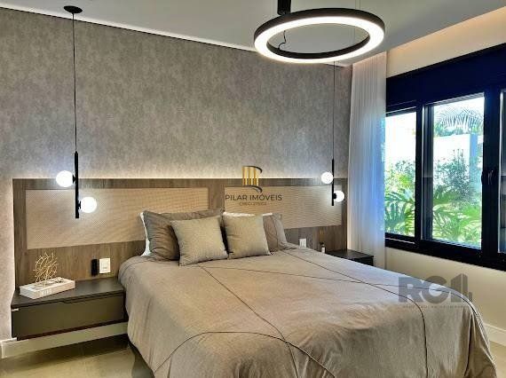 Casa 5 dormitórios no bairro Atlântida