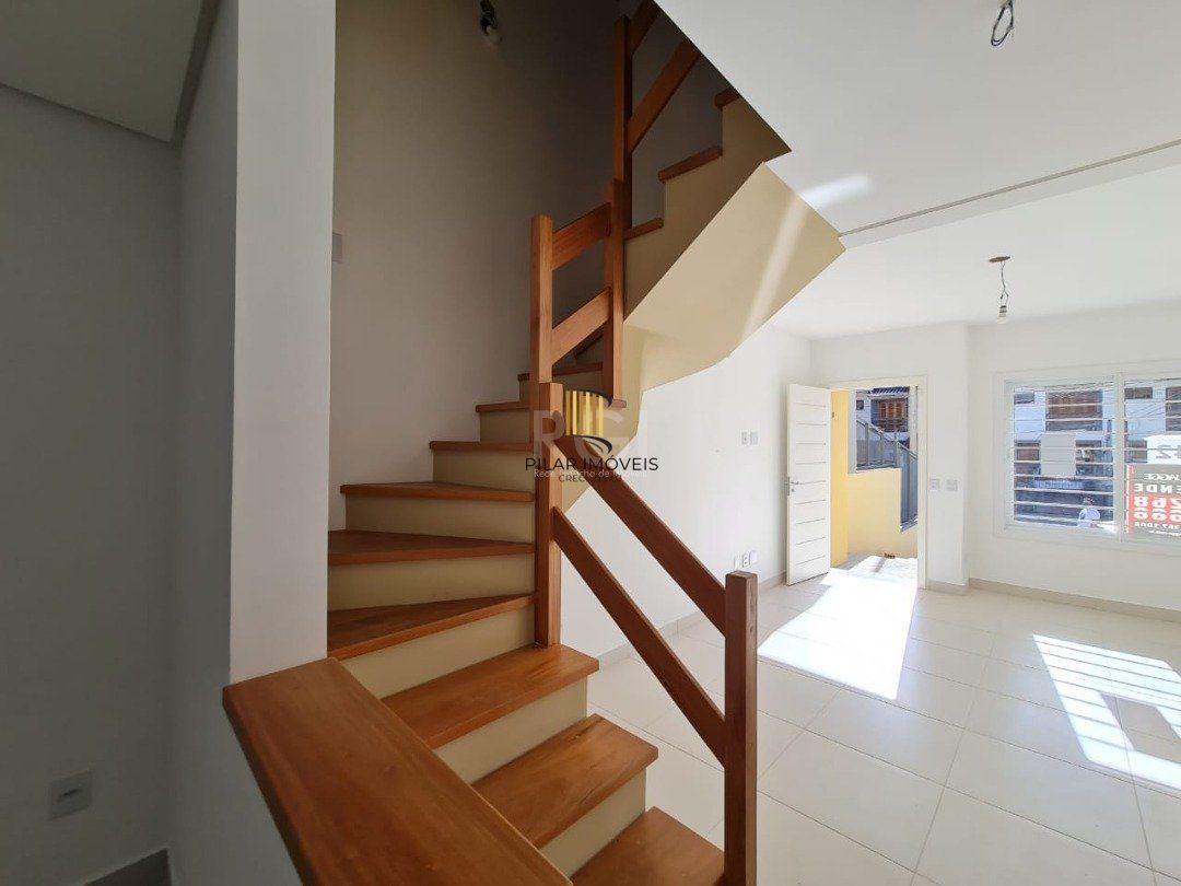 Casa para Venda - 133m², 3 dormitórios, sendo 3 suites, 1 vaga - Guarujá