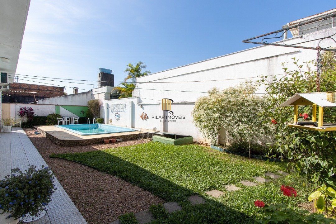 Casa 3 dormitórios no bairro Três Figueiras