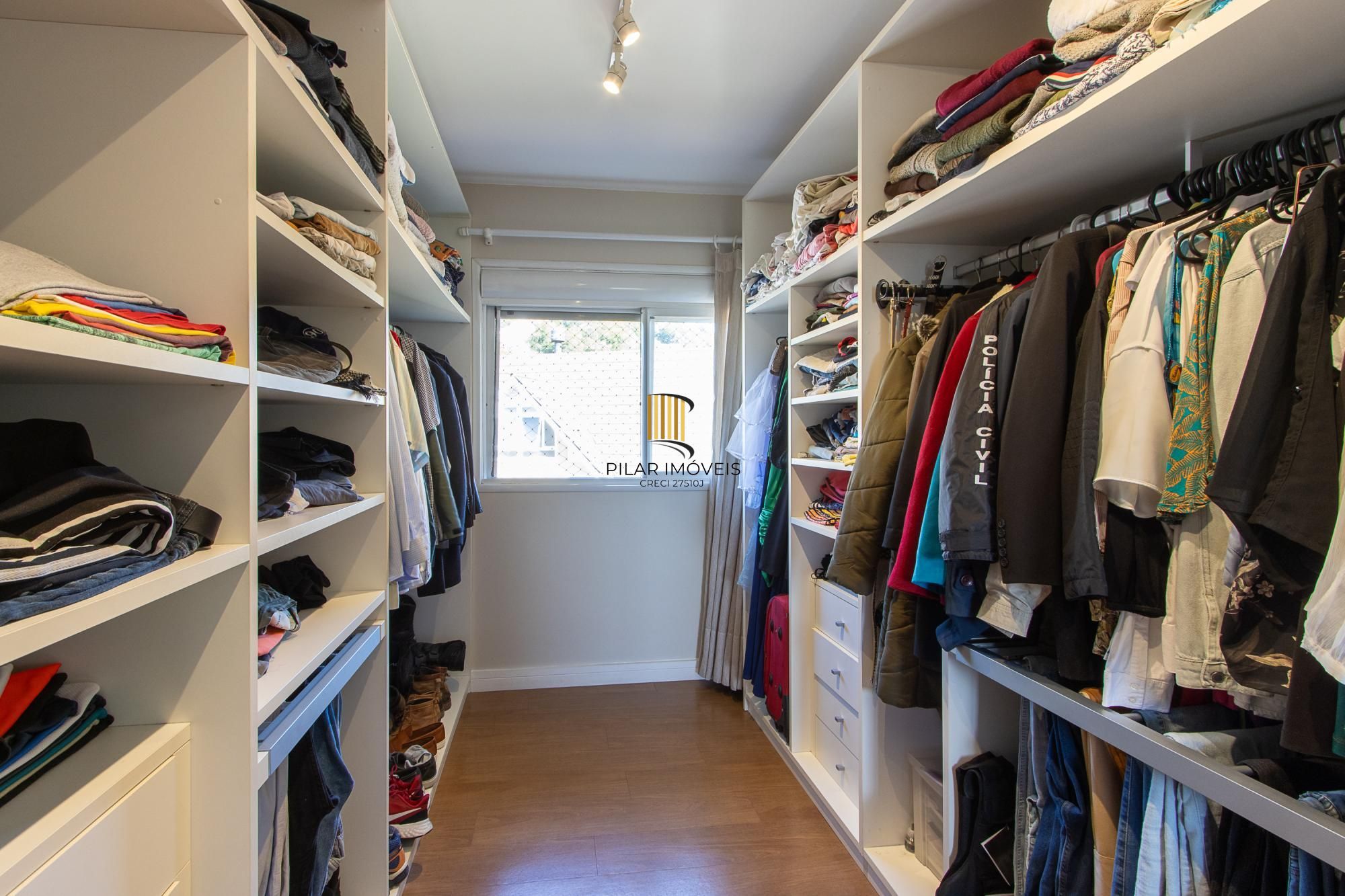 Casa condomínio | 3 dormitórios | 1 Suíte | 240,82 Privativos | 2 Vagas | Bairro Teresópolis