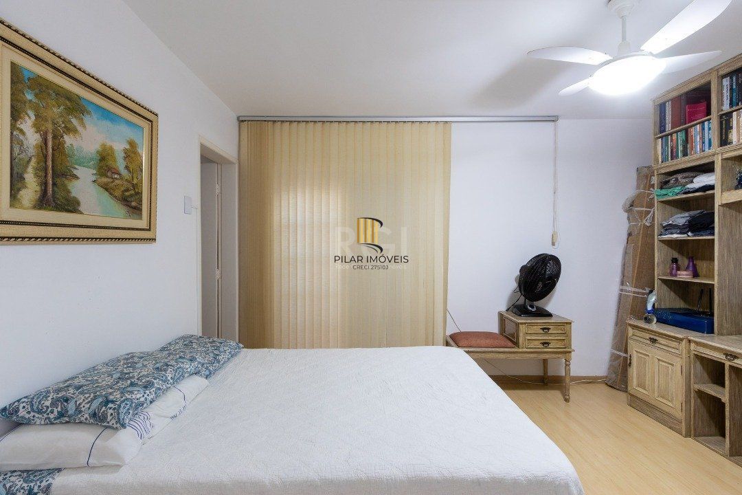 Casa Condominio para Venda - 300m², 4 dormitórios, sendo 2 suites, 2 vagas - Ipanema