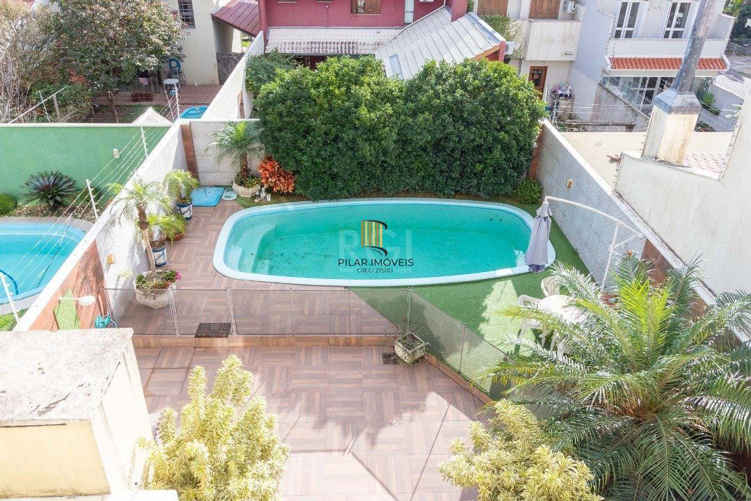 Casa para Venda - 342m², 3 dormitórios, sendo 2 suites, 2 vagas - Espírito Santo