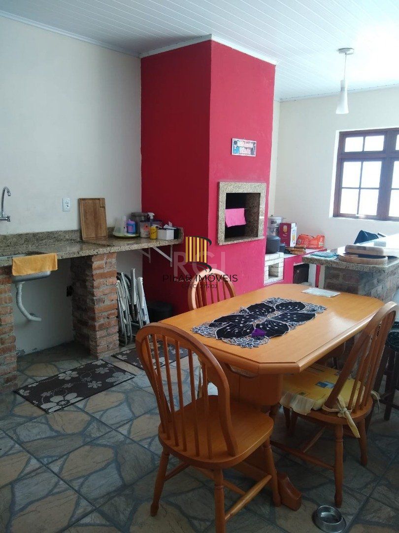 Casa para Venda - 165m², 2 dormitórios, 4 vagas - Menino Deus