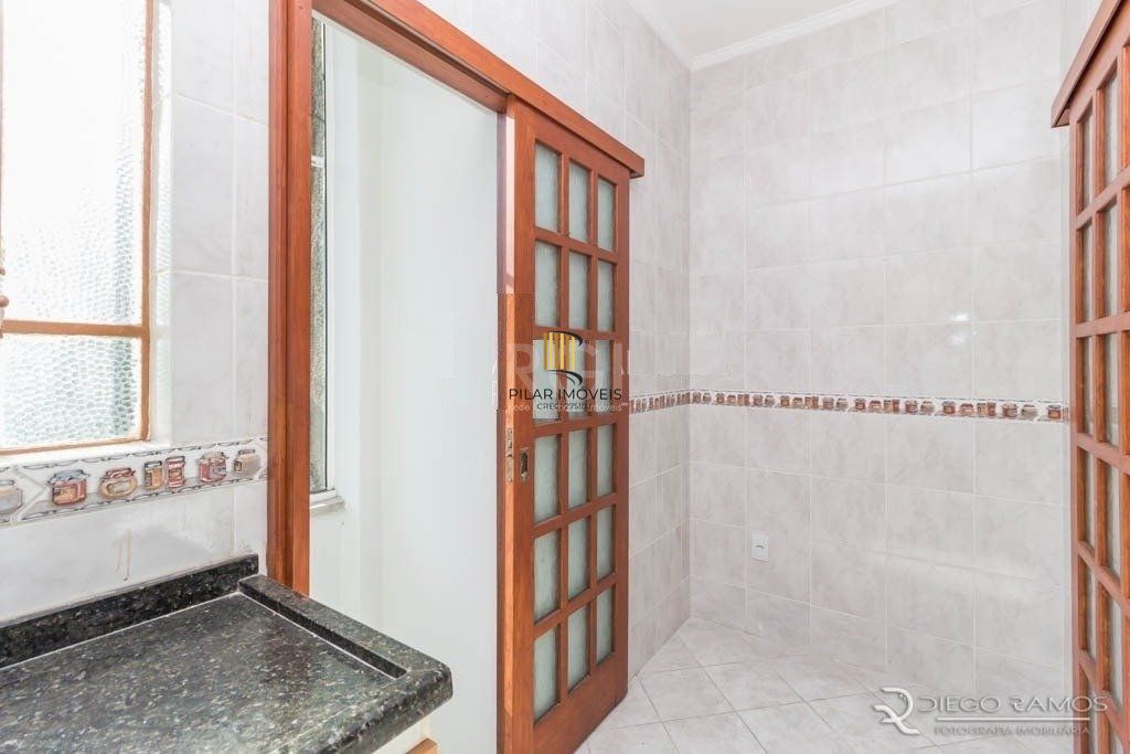 1 dormitório, 46m² de área privativa - Bairro Azenha