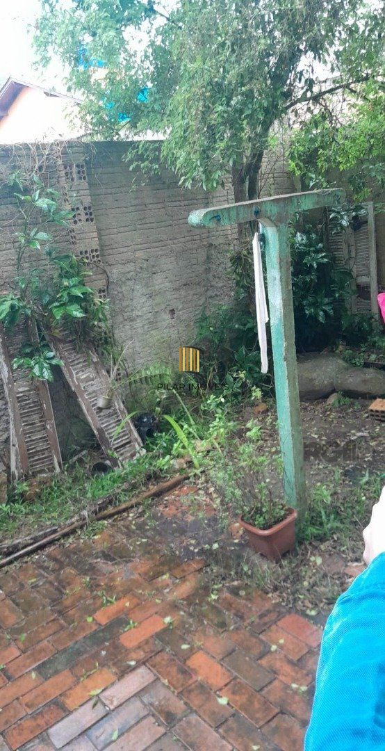 Casa 6 dormitórios no bairro Ponta Grossa