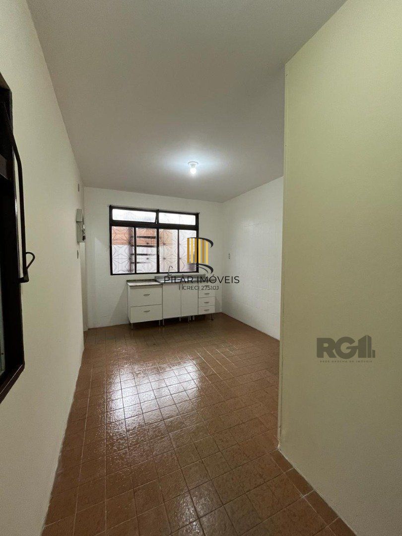 Casa 3 dormitórios no bairro Restinga